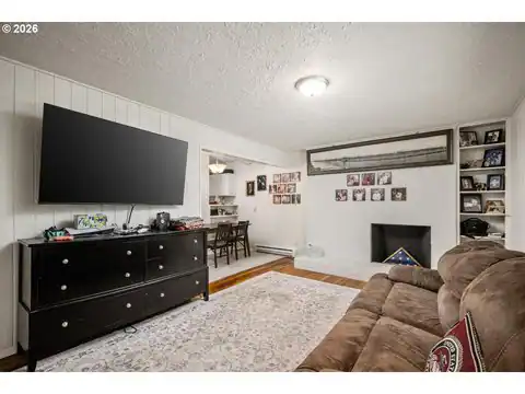 12011 SE MARKET ST, Portland, OR 97216 — photo 7