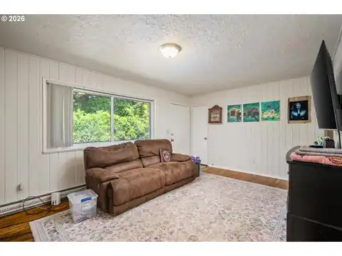 12011 SE MARKET ST, Portland, OR 97216 — photo 9