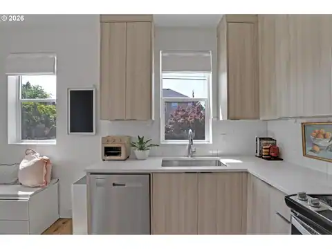 3881 SE 28TH AVE, Portland, OR 97202 — photo 8