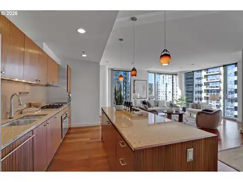 841 S GAINES ST #1600, Portland, OR 97239 — photo 11