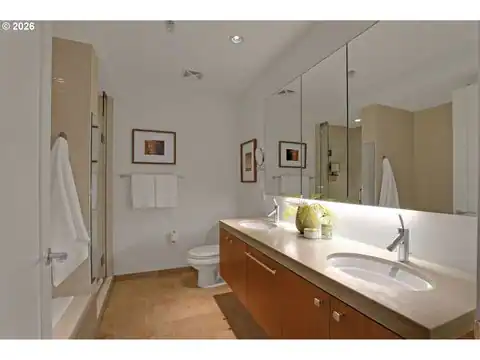 841 S GAINES ST #1600, Portland, OR 97239 — photo 15