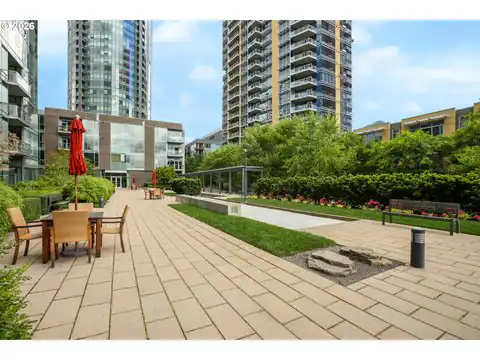 841 S GAINES ST #1600, Portland, OR 97239 — photo 22