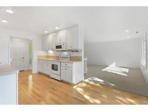 3653 SW 52ND PL, Portland, OR 97221 — photo 12