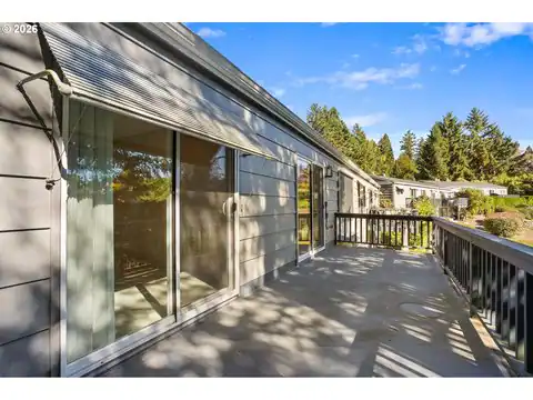 3653 SW 52ND PL, Portland, OR 97221 — photo 17