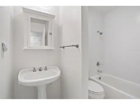 3653 SW 52ND PL, Portland, OR 97221 — photo 27