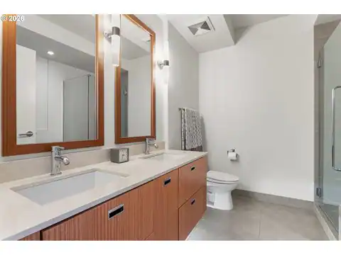 1310 NW NAITO PKWY #707, Portland, OR 97209 — photo 11