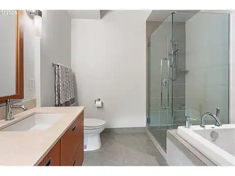 1310 NW NAITO PKWY #707, Portland, OR 97209 — photo 12