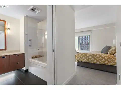 1310 NW NAITO PKWY #707, Portland, OR 97209 — photo 15
