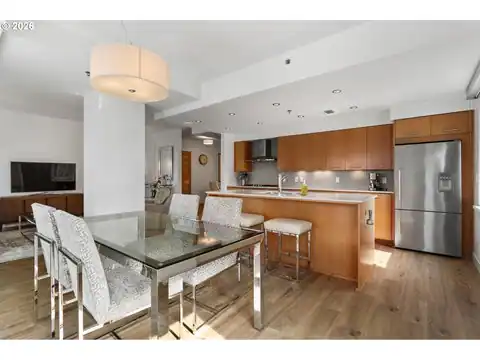 1310 NW NAITO PKWY #707, Portland, OR 97209 — photo 7
