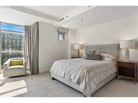 1310 NW NAITO PKWY #707, Portland, OR 97209 — photo 8