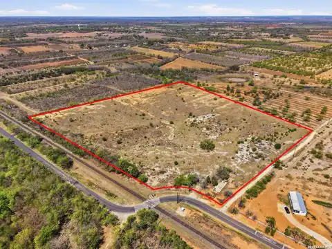 14215 quintana, Atascosa, TX 78002 — photo 5