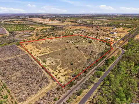 14215 quintana, Atascosa, TX 78002 — photo 8