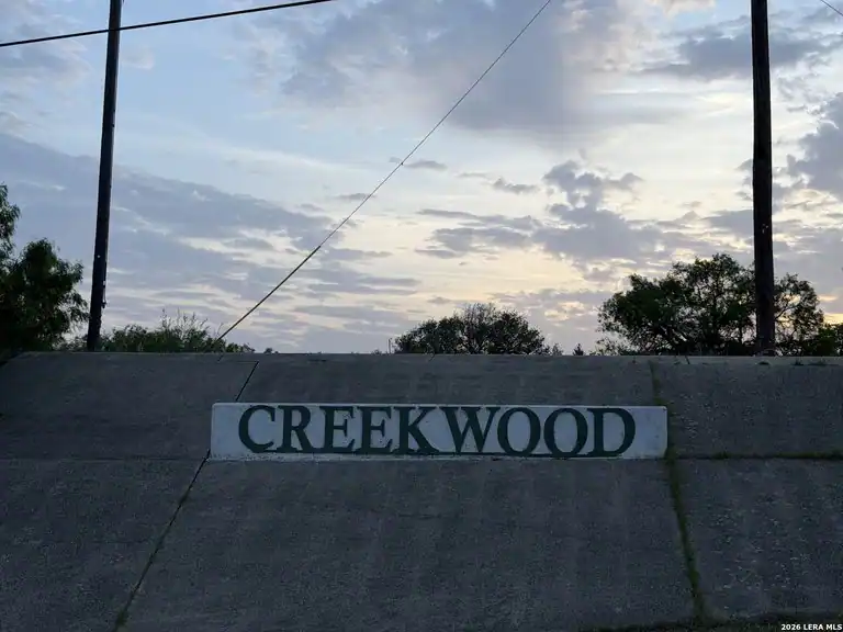 459 County Road, Hondo, TX 78861