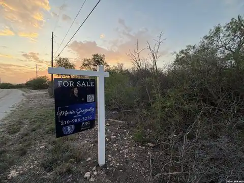 459 County Road, Hondo, TX 78861 — photo 2