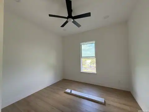 106 MAGNOLIA CIR, Boerne, TX 78006 — photo 3