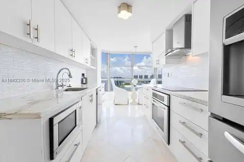 3500 Mystic Pointe Dr #2101, Aventura, FL 33180 — photo 2