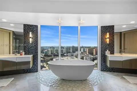 17201 Collins Ave #3505, Sunny Isles Beach, FL 33160 — photo 3