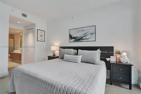 121 NE 34th St #902, Miami, FL 33137 — photo 21