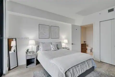 121 NE 34th St #902, Miami, FL 33137 — photo 5