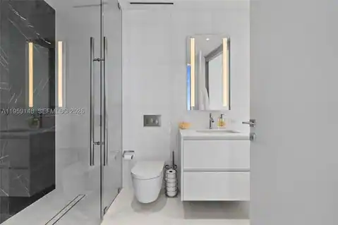 300 Biscayne Blvd Way #4602, Miami, FL 33131 — photo 17