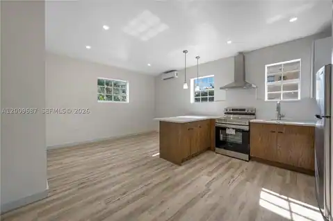 1132 NW 3rd St, Miami, FL 33128 — photo 12