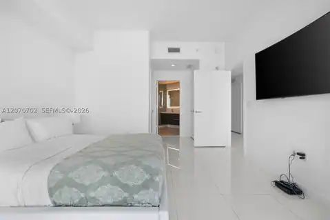 851 NE 1st Ave #1610, Miami, FL 33132 — photo 11