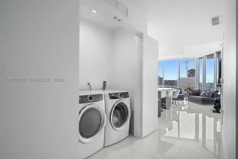 851 NE 1st Ave #1610, Miami, FL 33132 — photo 17