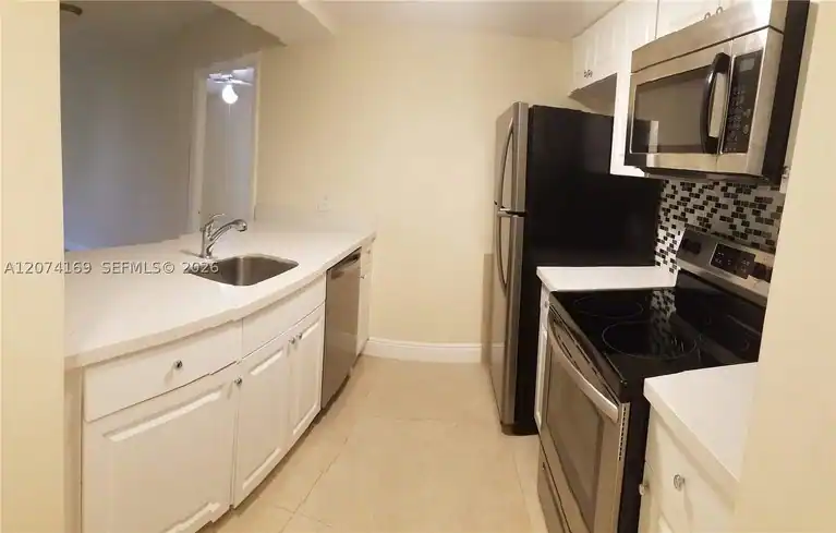 8100 Geneva Ct #438, Doral, FL 33166