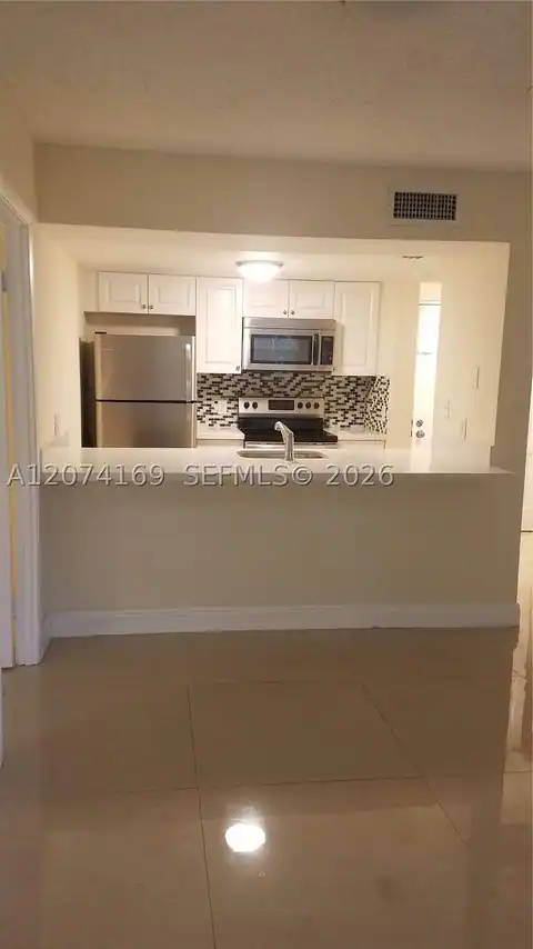 8100 Geneva Ct #438, Doral, FL 33166 — photo 3