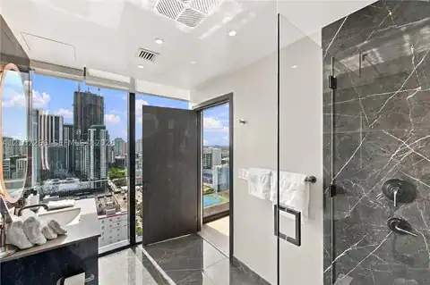20 NE 11th #3308, Miami, FL 33132 — photo 19