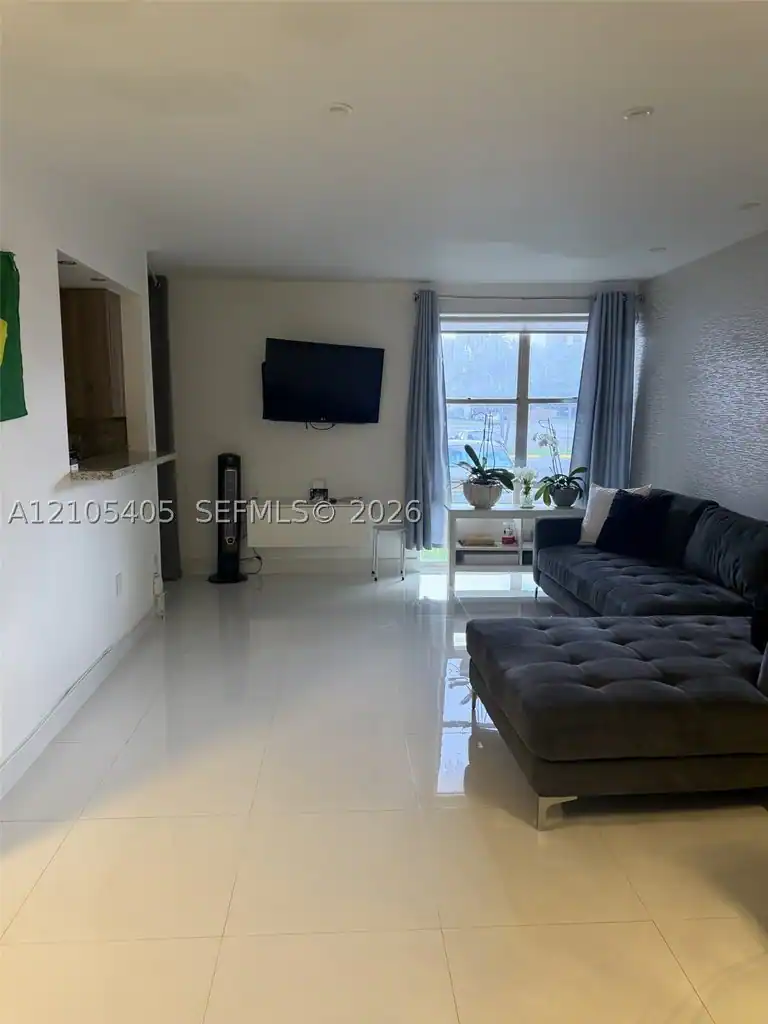 17570 Atlantic Blvd #119, Sunny Isles Beach, FL 33160
