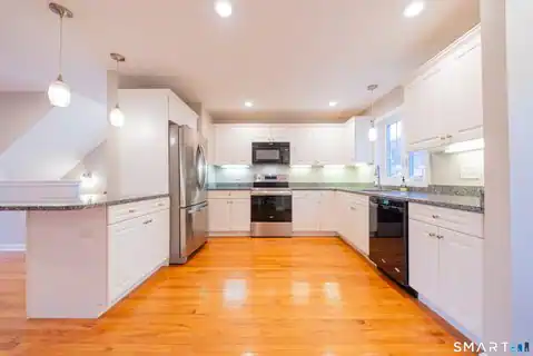 9 Englewood Avenue #C, West Hartford, CT 06110 — photo 6