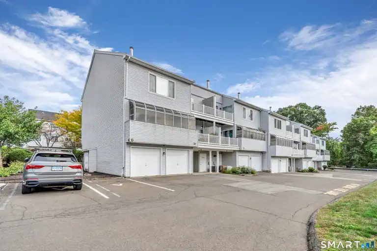 75 Staffordshire Commons Drive #75, Wallingford, CT 06492