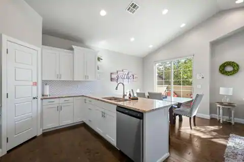 1888 E Holiday LN, Washington, UT 84780 — photo 7