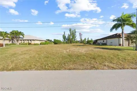 1613 SW 28th Terrace, Cape Coral, FL 33914 — photo 10