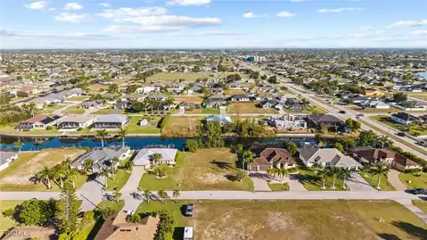 1613 SW 28th Terrace, Cape Coral, FL 33914 — photo 2
