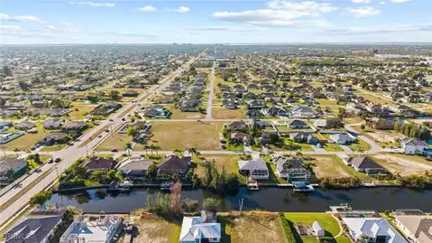 1613 SW 28th Terrace, Cape Coral, FL 33914 — photo 6