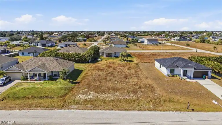302 NW 27th Avenue, Cape Coral, FL 33993