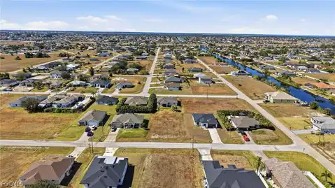 302 NW 27th Avenue, Cape Coral, FL 33993 — photo 3