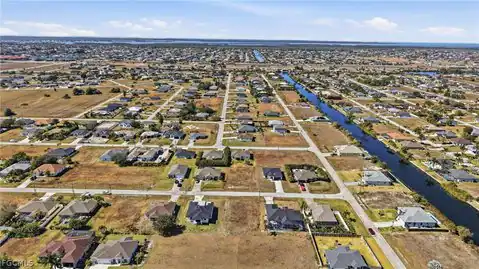 302 NW 27th Avenue, Cape Coral, FL 33993 — photo 4