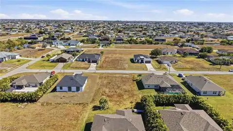 302 NW 27th Avenue, Cape Coral, FL 33993 — photo 8