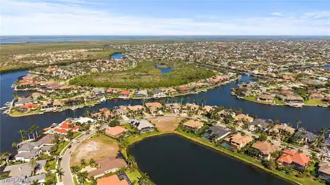 1922 Harbour Circle, Cape Coral, FL 33914 — photo 10