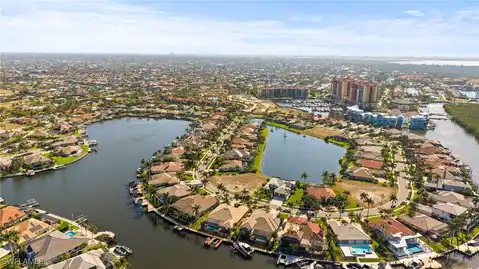 1922 Harbour Circle, Cape Coral, FL 33914 — photo 5