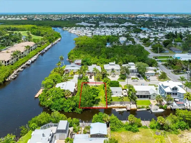 2977 Poplar Street, Naples, FL 34112