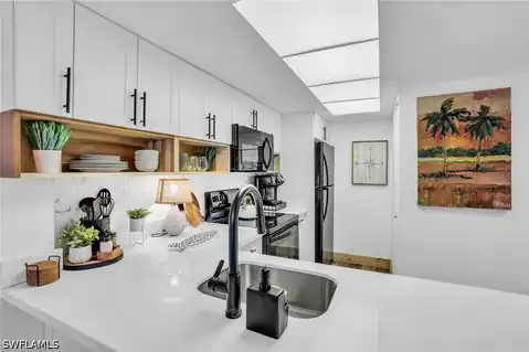 600 Neapolitan Way #353, Naples, FL 34103 — photo 2