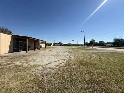 705 E Chicago Avenue, Yale, OK 74085 — photo 13