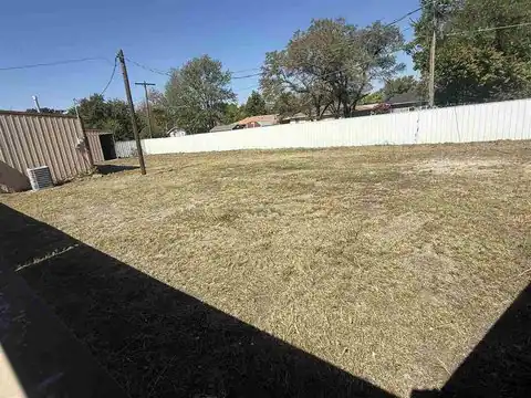 705 E Chicago Avenue, Yale, OK 74085 — photo 7