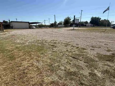 705 E Chicago Avenue, Yale, OK 74085 — photo 9