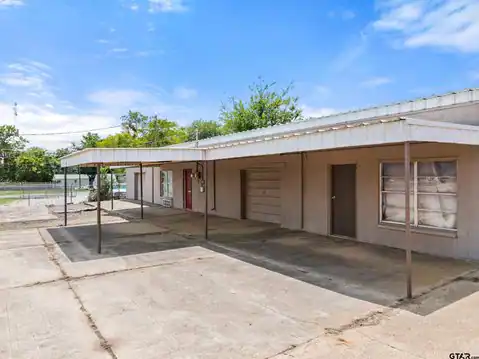 204 S Hart, Quitman, TX 75783 — photo 2