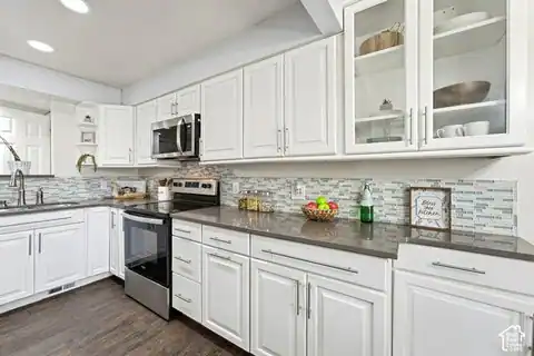 5049 S SCARSDALE CT, Taylorsville, UT 84129 — photo 12